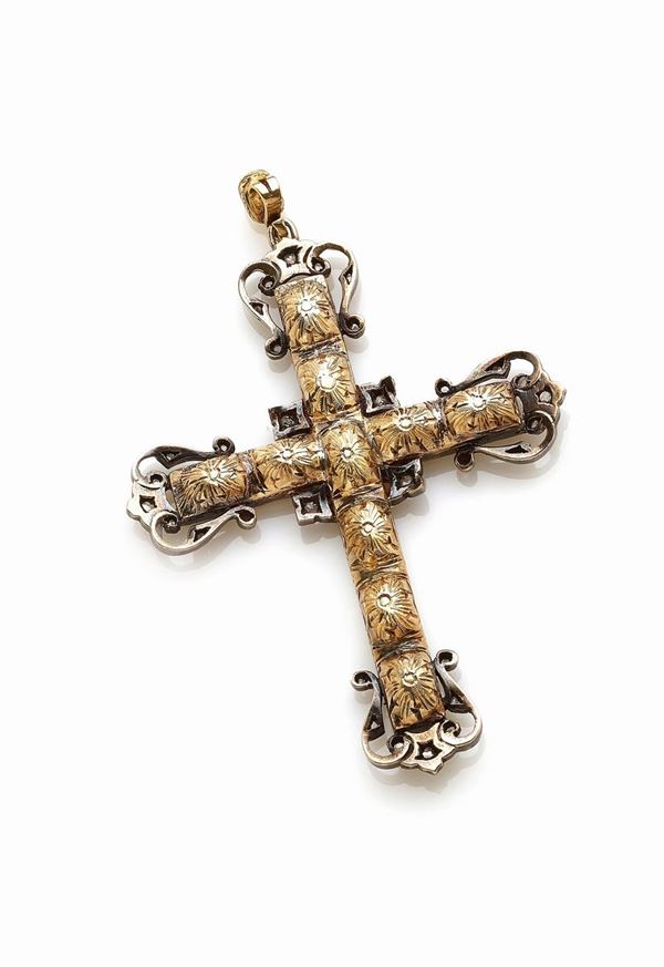 Pendente a croce in oro argento con berilli verdi