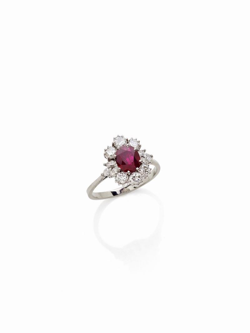 Anello in Oro Bianco con Rubino e Diamanti