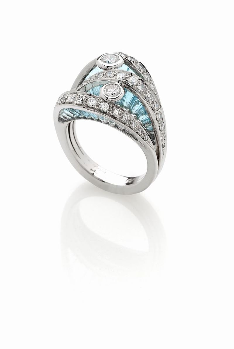 Anello Scavia in Oro Bianco con Diamanti e Topazio