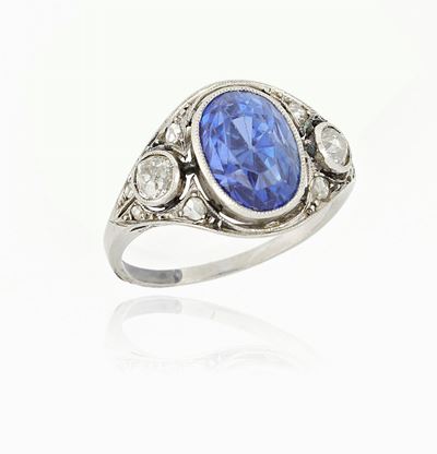 Anello Inzio '900 in Platino con Zaffiro e Diamanti