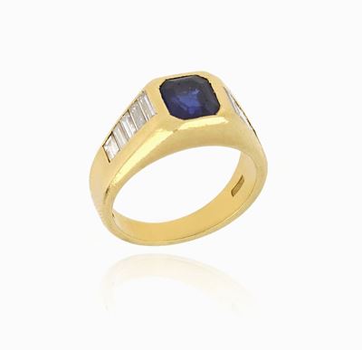 Anello in Oro Giallo, Zaffiro e Diamanti
