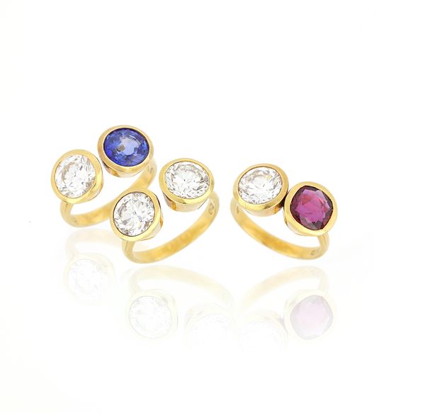 Lotto composto da 3 anelli in oro con zirconie cubiche, zaffiro e rubino 