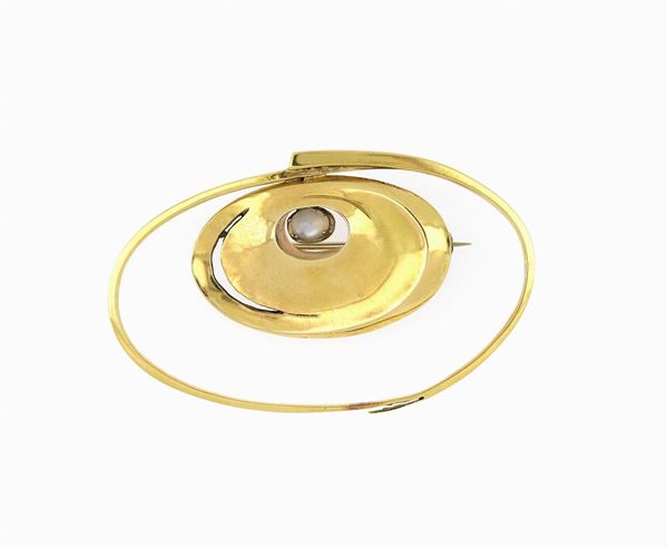 Spilla in oro giallo firmata Cappello