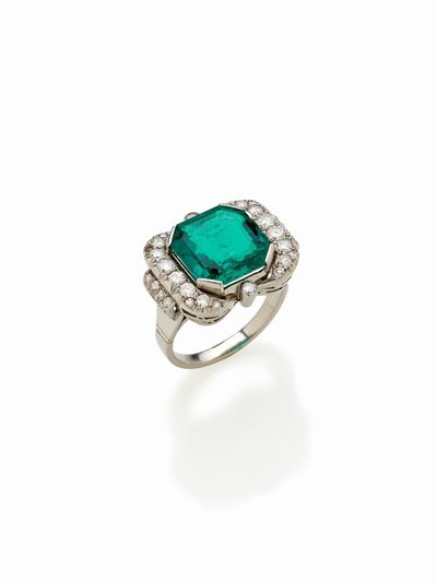 Anello in Platino con Smeraldo