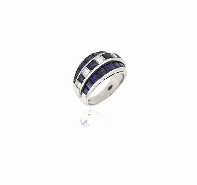Anello in Oro con Diamanti e Zaffiri