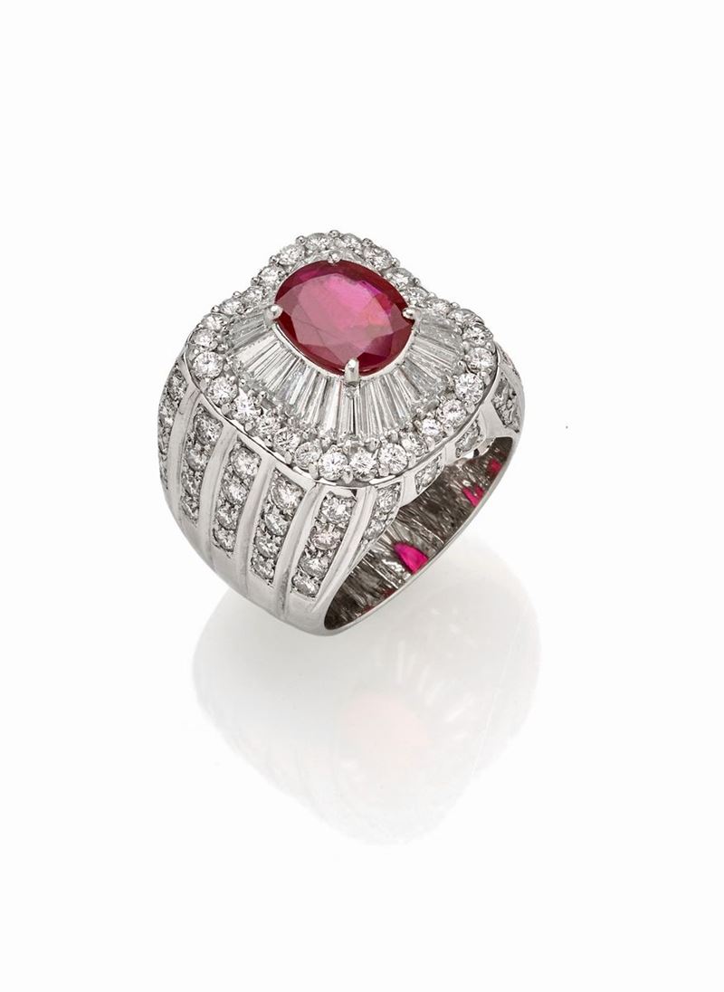 Anello con Diamanti e Rubino
