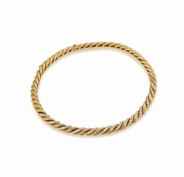 Collana in oro con diamanti