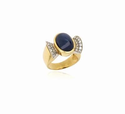 Anello il Oro Giallo con Zaffiro Cabochon
