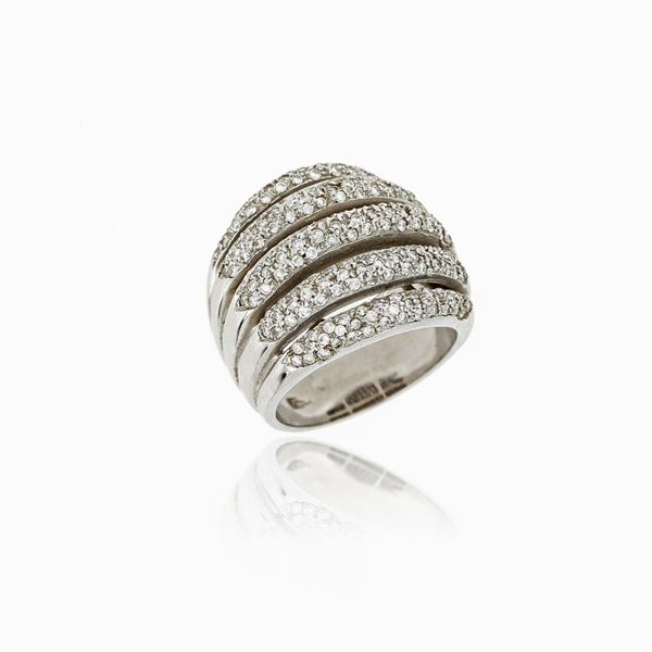 Anello in oro bianco e diamanti
