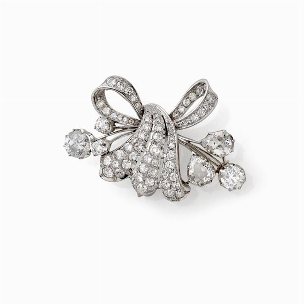 Spilla in oro con diamanti