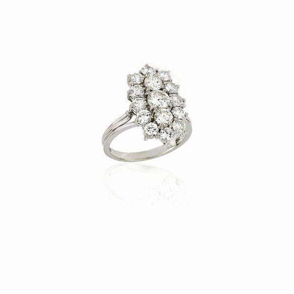Anello con diamanti