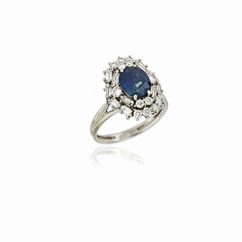 Anello con Zaffiro e Diamanti