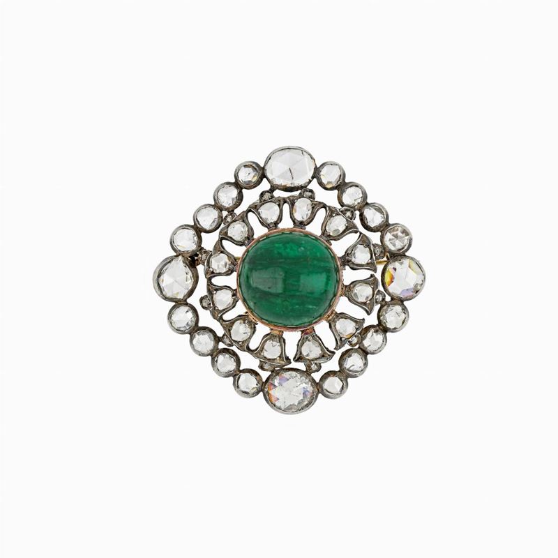 Spilla Antica con Diamanti e Smeraldo Cabochon