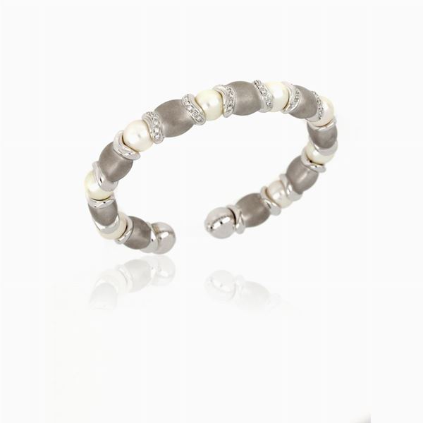 Bracciale semirigido