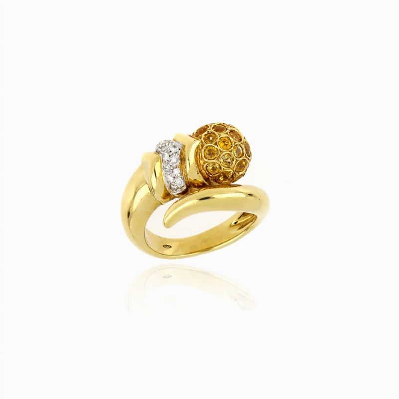 Anello con Diamanti e Zaffiri Gialli