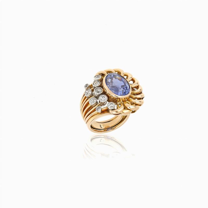 Anello con Zaffiro e Diamanti