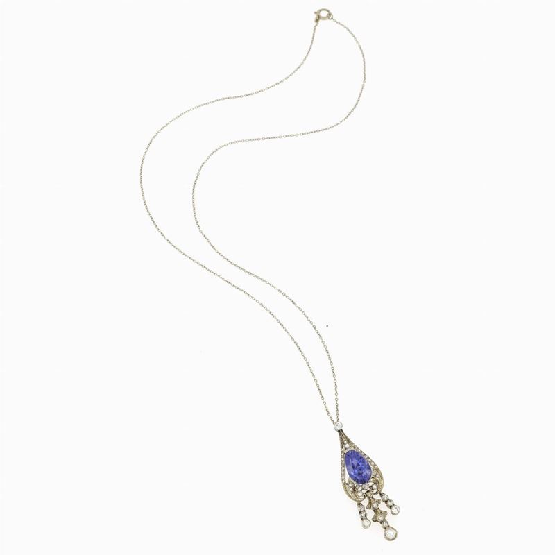 Collana con Zaffiro Cangiante