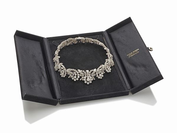 Importante collier in platino e diamanti 