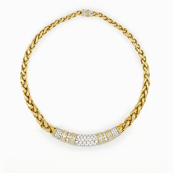 Collana in oro giallo e diamanti