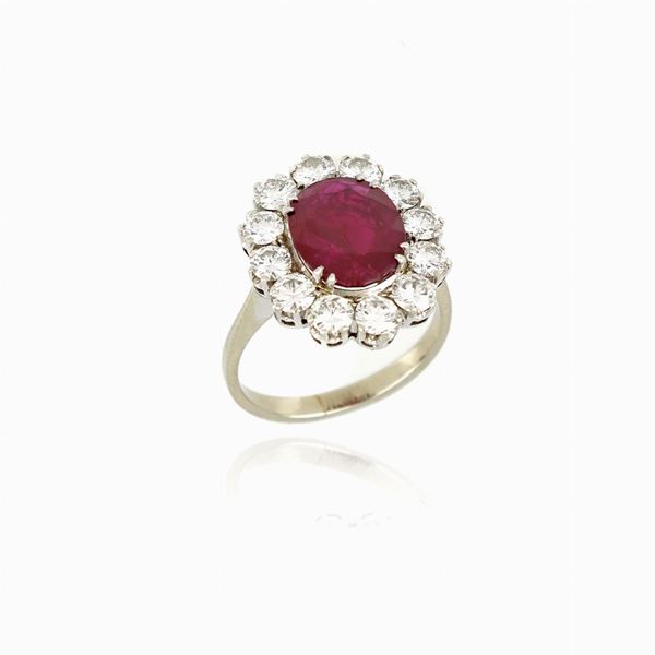 Anello margherita con rubino