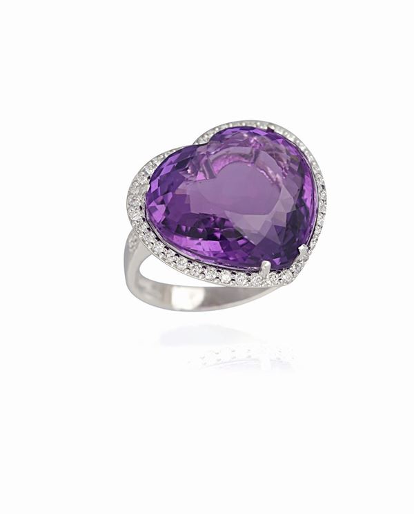 Anello con ametista 