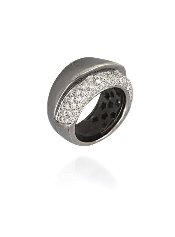 Anello a fascia con diamanti 