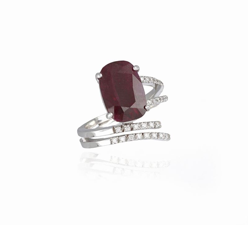 Anello con Rubino