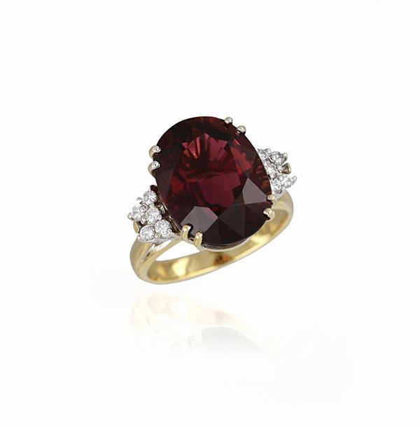 Anello con tormalina