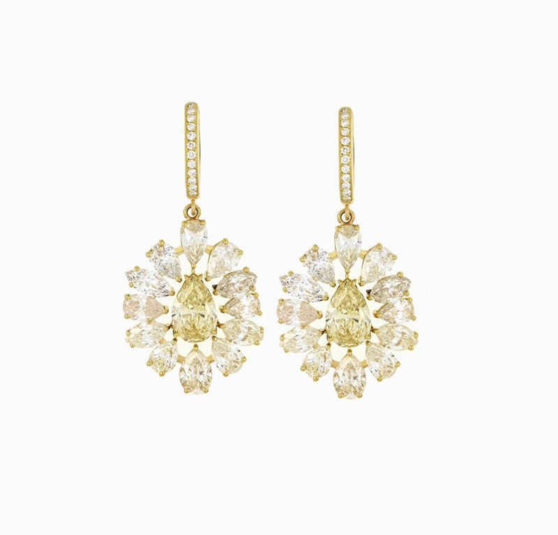 Orecchini con Diamanti Fancy Light