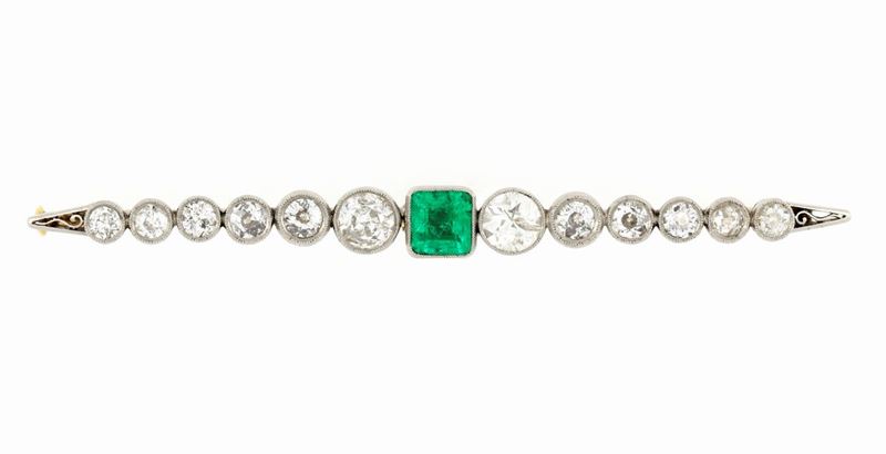 Spilla Barretta con Smeraldo e 12 Diamanti Old Cut