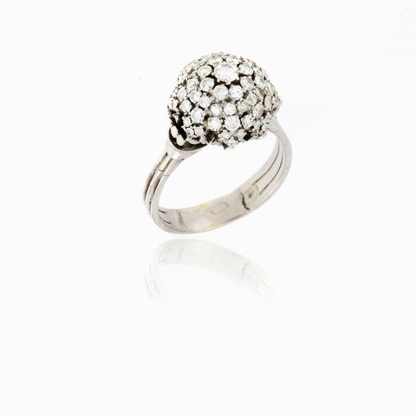 Anello con diamanti