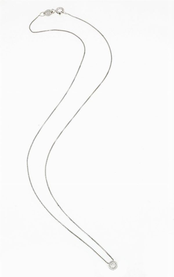 Collana punto luce con castone a cipollina