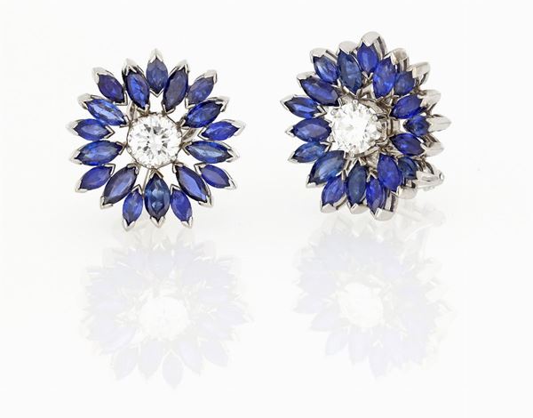 Orecchini fiore con zaffiri e diamanti 