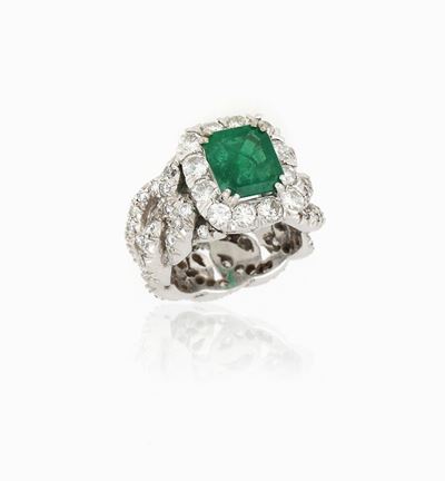 Anello Groumette in Oro Bianco con Smeraldo e Diamanti