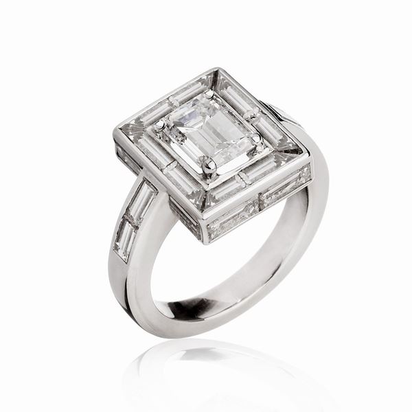 Anello francese con diamanti