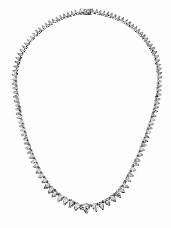 Collana con diamanti a goccia degrad&#232;