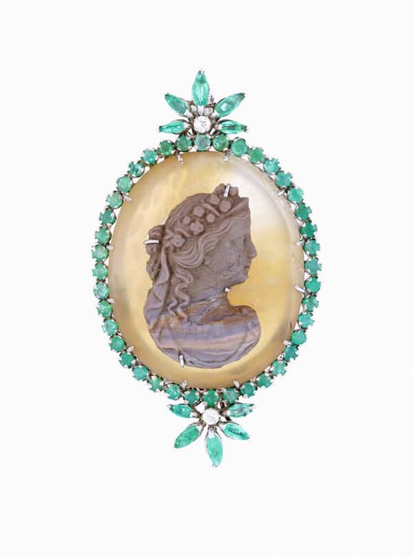 Ciondolo cammeo e smeraldi  - Auction GIOIELLI E OROLOGI - Faraone Casa d'Aste