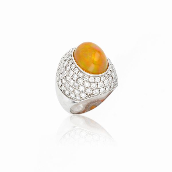 Anello a fascia con opale
