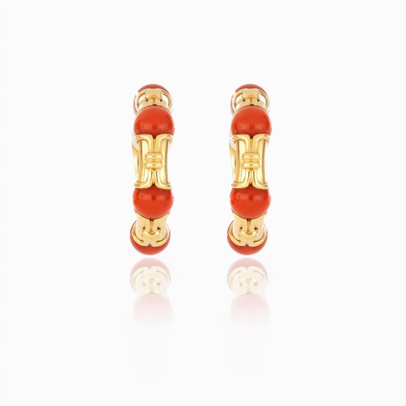 Orecchini a Cerchio con Corallo Firmati Bulgari
