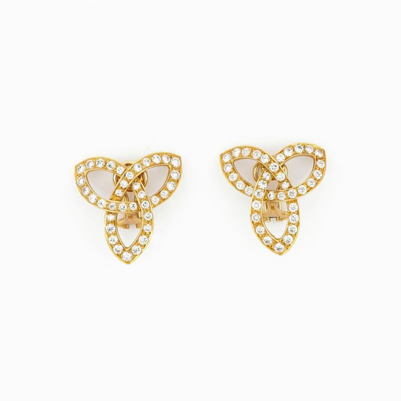 Orecchini Geometrici con Diamanti