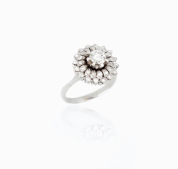 Anello fiore con diamanti 