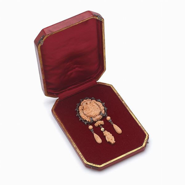 Pendente/spilla da corsetto con corallo rosa  - Asta GIOIELLI E OROLOGI - Faraone Casa d'Aste