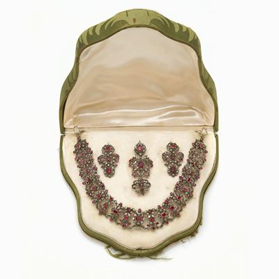 Demi Parure in Argento e Rubini Fine XVIII Secolo
