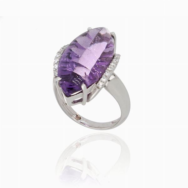 Ring with amethyst
