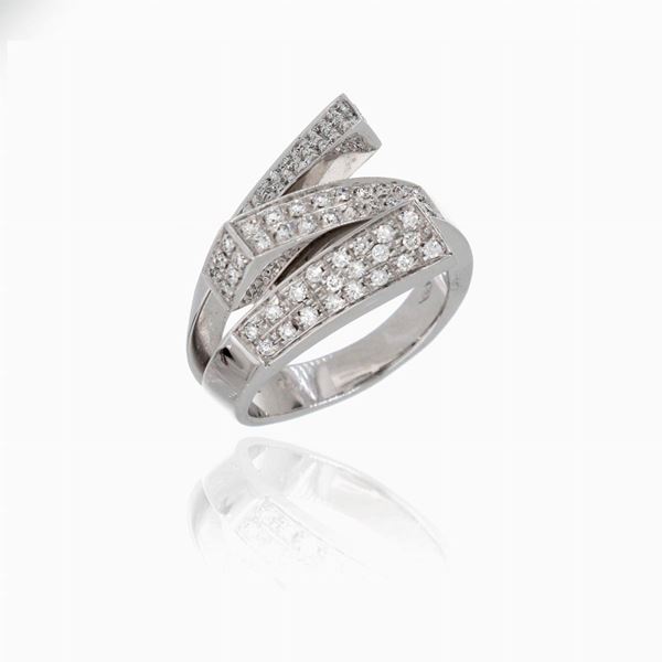 Ring with diamonds