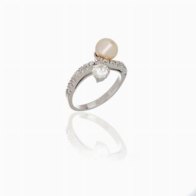 Anello Contrariè con Perla e Diamanti