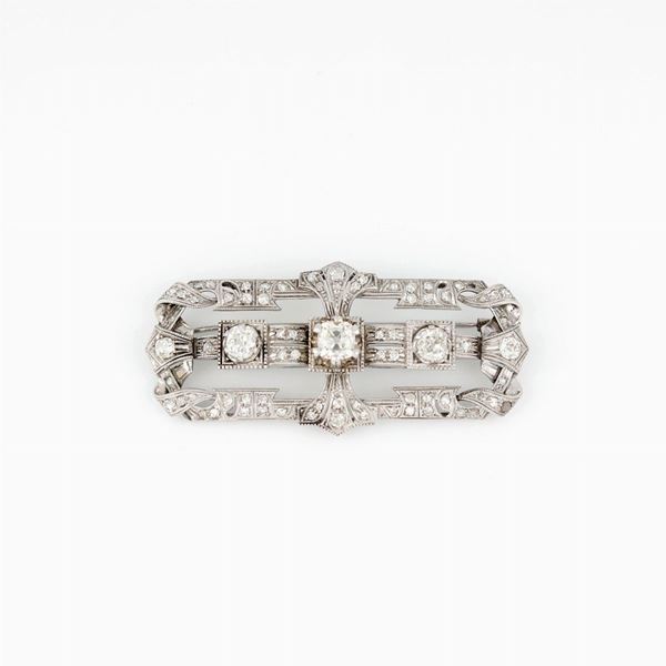 Brooch with diamonds
