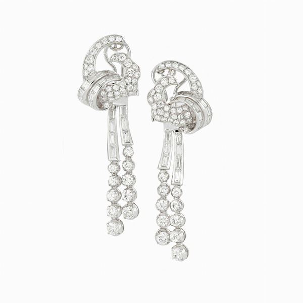 Elegant earrings with diamonds