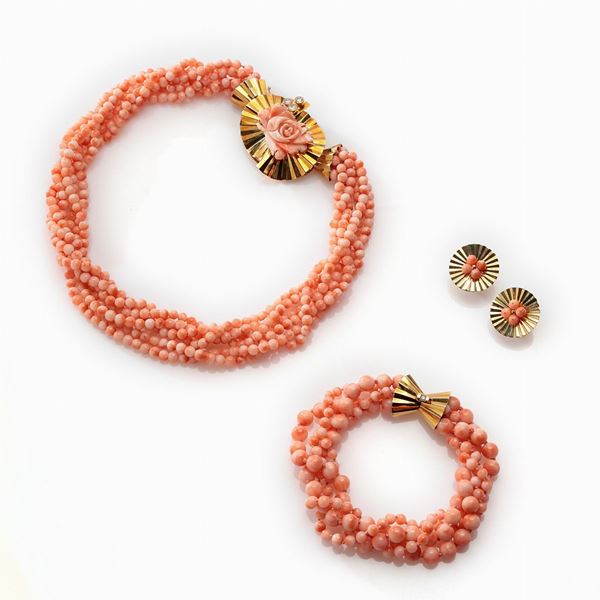 Parure with pink corals
