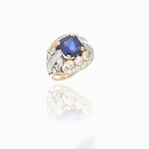 Ring with sapphire and diamonds